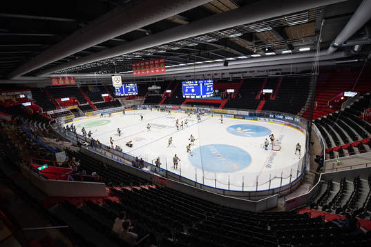 Lagen värmer upp i Axa Sports Center