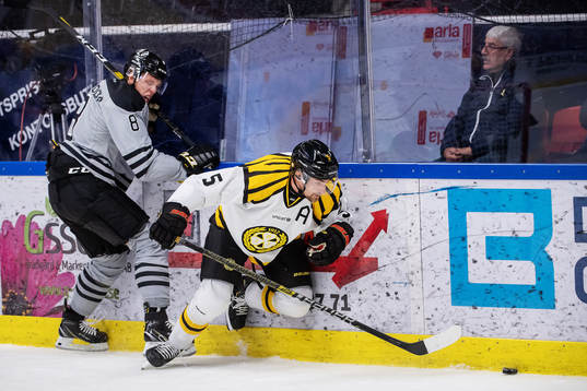 s Emil Aronsson och Brynäs Lukas Kilström