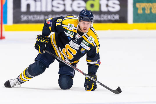 Södertäljes Martin Janolhs sitter på knä