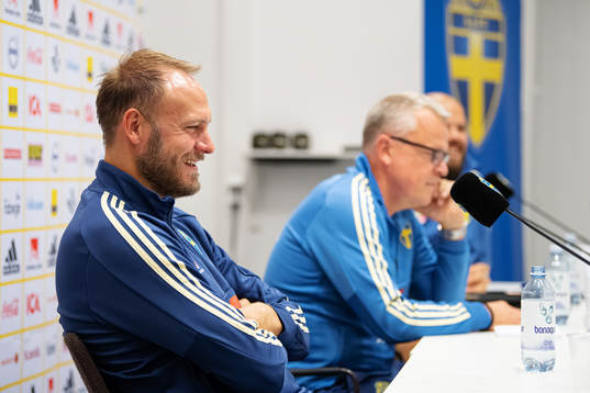 Andreas Granqvist and head coach Janne Andersson of the