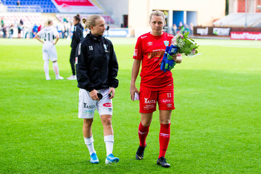 Göteborgs målvakt Jennifer Falk deppar