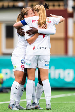 Rosengårds Anna Anvegård jublar med Glodis Perla