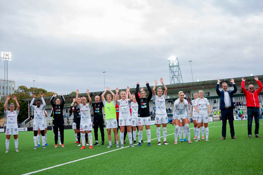 Rosengårds spelare jublar