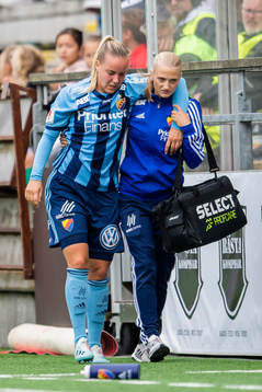 Djurgårdens Fanny Lång lämnar fotbollsplan