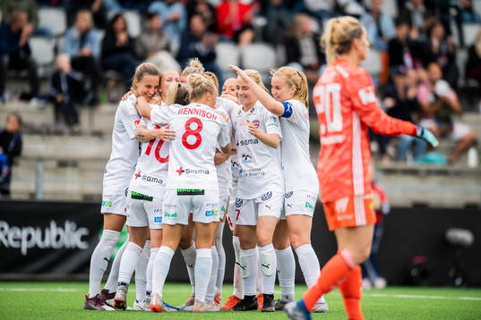 Rosengårds Hailie Mace jublar