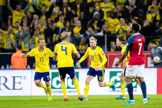 Emil Forsberg of Sweden (m) celebrates