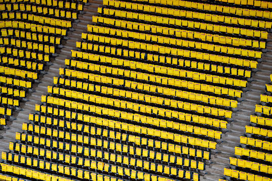 Swedish coloured jerseys in the stands