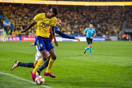 Alexander Isak of Sweden and Haitam Aleesami of Norway