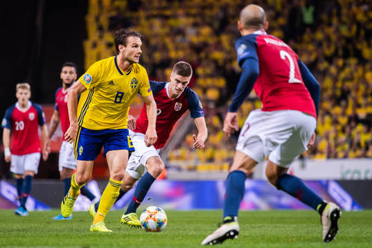 Albin Ekdal of Sweden and Markus Henriksen of Norway