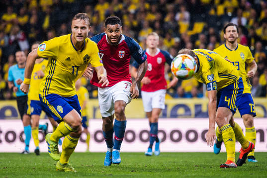 Pierre Bengtsson of Sweden and Joshua King of Norway