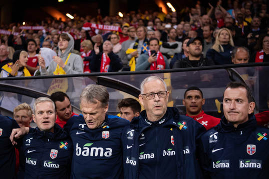 Frode Grodås, goalkeeper coach, Lars Lagerbäck, head