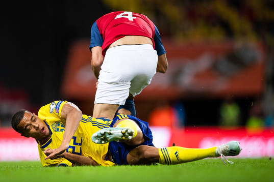 Robin Quaison of Sweden falls