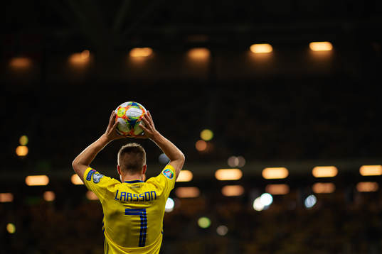 Sebastian Larsson of Sweden prepares to make a throw in