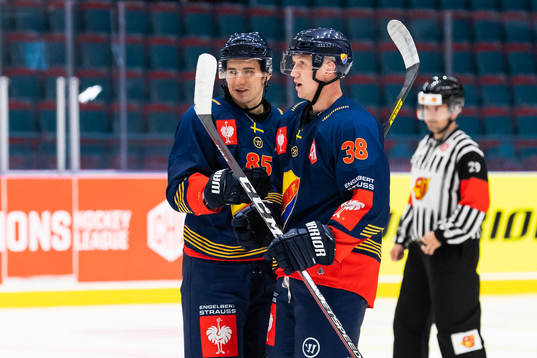 Michael Haga celebrate with Olle Alsing of Djurgården