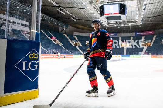 Olle Alsing of Djurgården leaving the ice