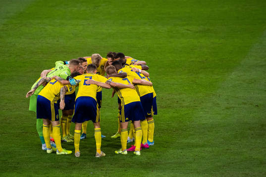 Players of Sweden gathers
