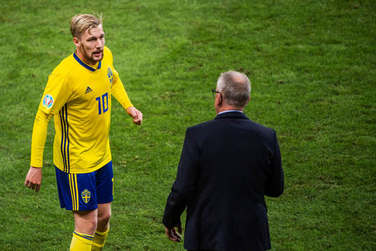 Emil Forsberg and Janne Andersson, head coach of Sweden