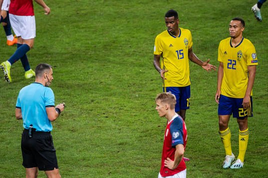Alexander Isak and Robin Quaison of Sweden