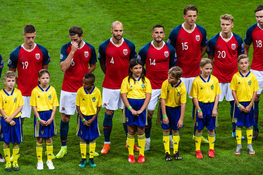 Markus Henriksen , Håvard Nordtveit , Even Hovland , Omar