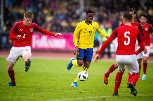 Sveriges Emmanuel Ekong