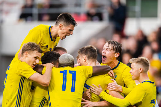 Mattias Svanberg of Sweden celebrate with teammates