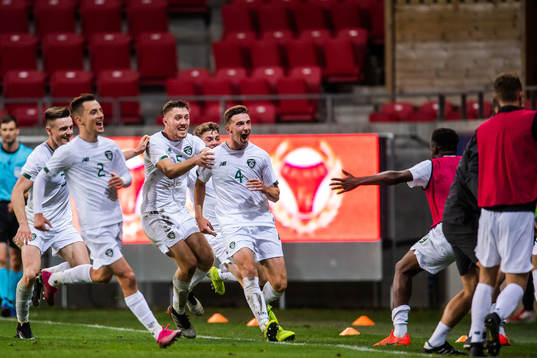 Conor Masterson of Ireland celebrate with teammates