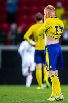 Nils Fröling of Sweden looks dejected