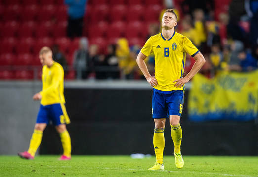 Mattias Svanberg of Sweden looks dejected