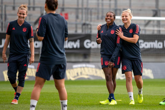 Lineth Beerensteyn Bayern München
