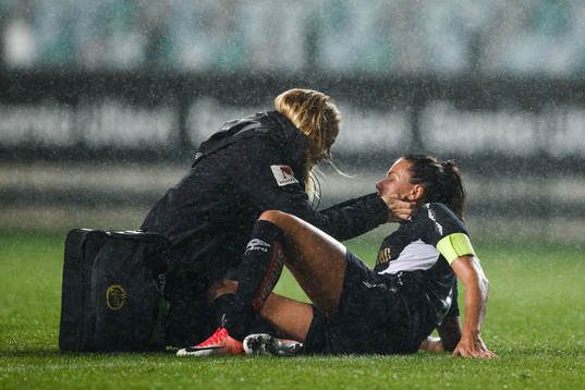 Beata Kollmats of Göteborg receives medical treatment