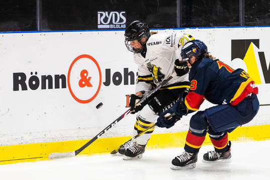 s Emmy Alasalmi och Djurgårdens Dominique Kremer