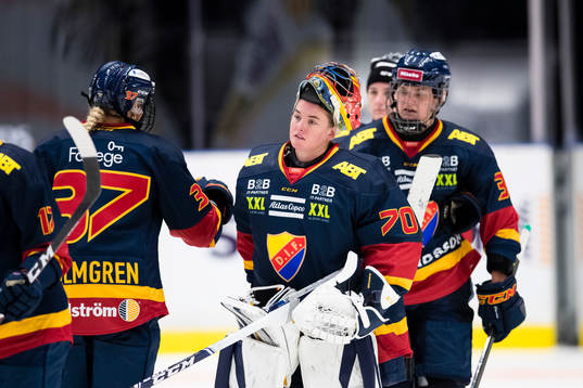 Djurgårdens målvakt Lovisa Berndtsson deppar