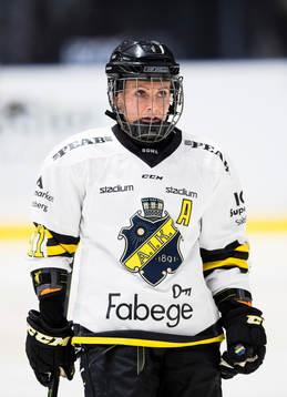 s Line Bialik Öien