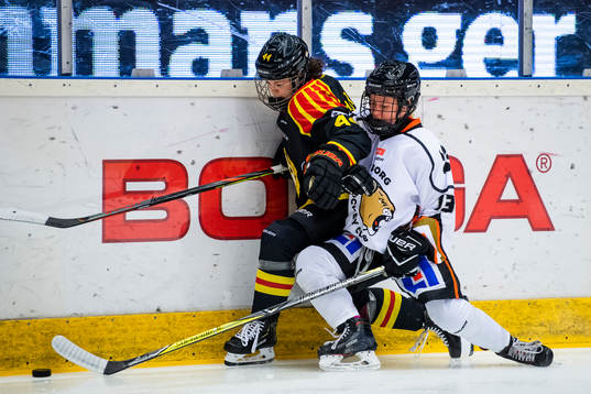 Brynäs Emma Murén och Göteborgs Ellie Punnett