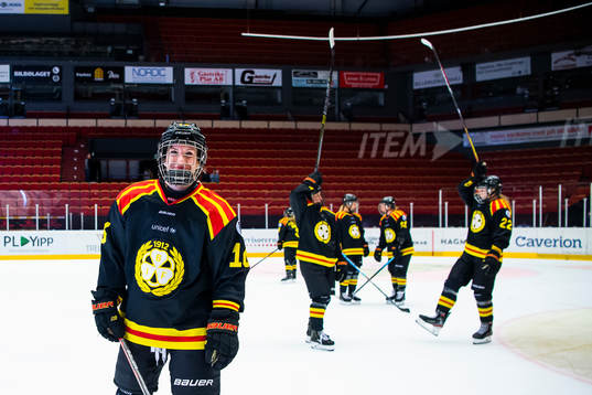 Brynäs Katerina Mrazova jublar