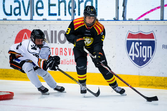 Göteborgs Jennifer Carlsson och Brynäs Sarah Forster