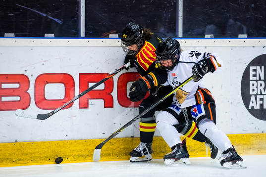 Brynäs Emma Murén och Göteborgs Ellie Punnett