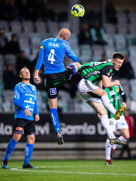 Halmstads Andreas Johansson i nickduell med GAIS Leonard
