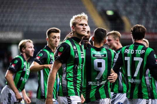 GAIS Carl Elfgren Nyström jublar med lagkamrater