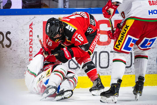 Modos Marion Allemoz och Luleås Petra Nieminen