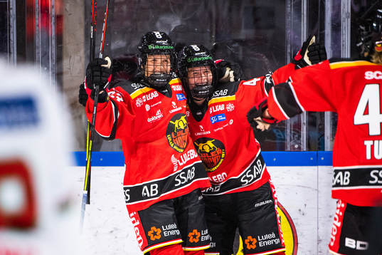 Luleås Michelle Karvinen och Nicoline Söndergaard Jensen