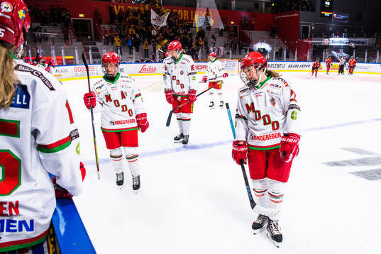 Modos Agata Sarnovska deppar med lagkamrater
