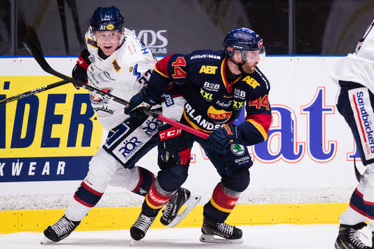 Linköpings Adam Ginning ch Djurgårdens Mattias Guter