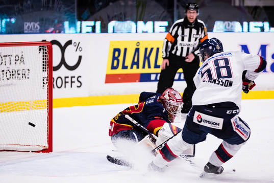 Linköpings Robin Johansson gör 1-2 för Linköping bakom