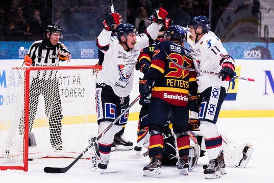 Linköpings Robin Johansson och Henrik Törnqvist jublar