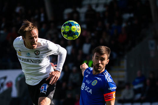 Örgrytes Simon Nilsson nickar