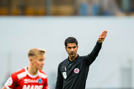 Mohammad Usman Aslam, referee