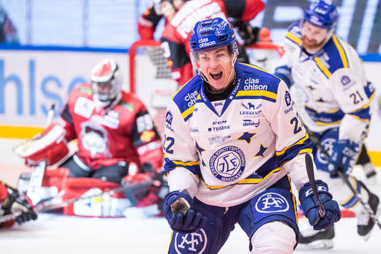 Leksands Sebastian Wännström  jublar