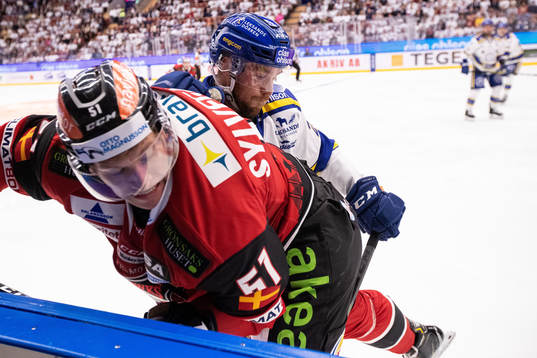 Leksands Linus Persson och Malmö Redhawks Emil Sylvegård