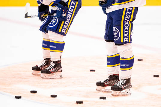 Leksands skridskor och puckar
